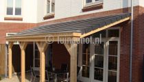 28. aluminium overkapping met hardhouten balustrades